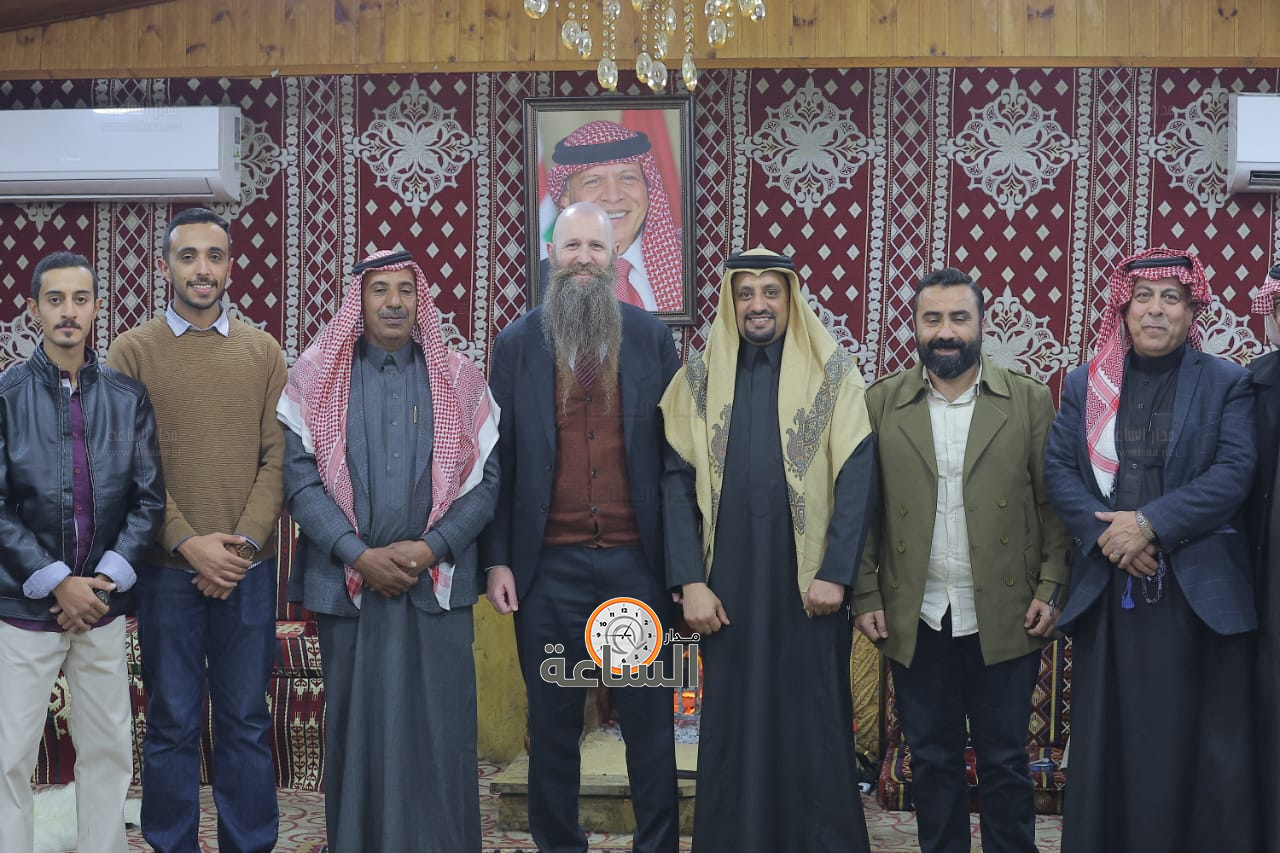 Madar Al-Saa Images 0.7588057200008274