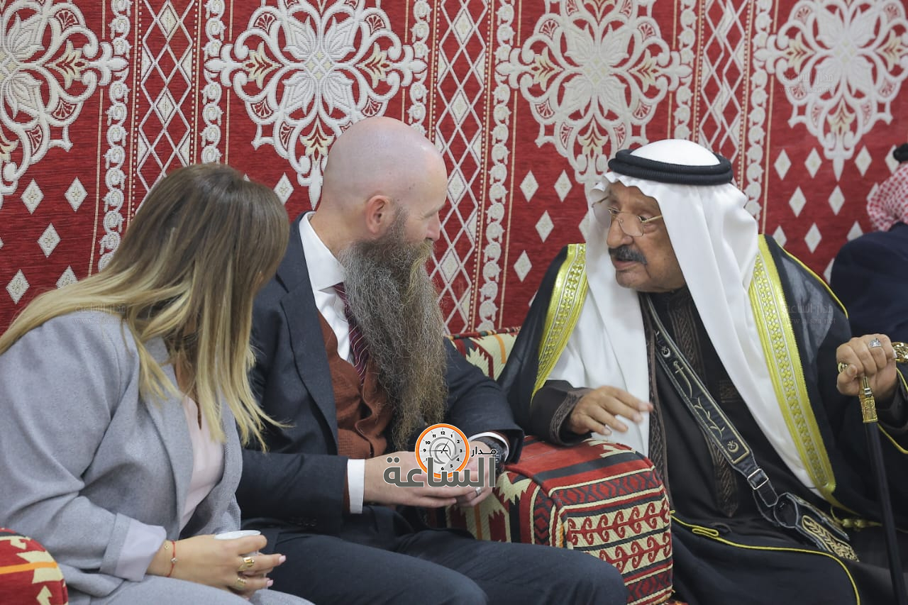 Madar Al-Saa Images 0.5690838498042453