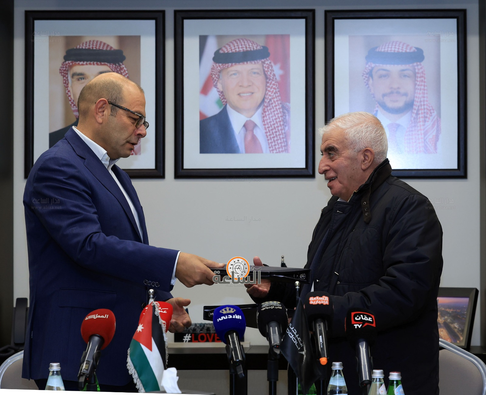 Madar Al-Saa Images 0.018616495504696018