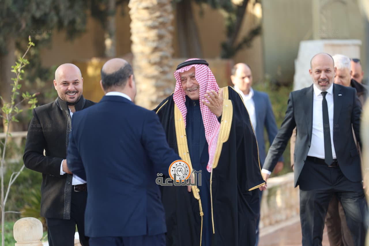 Madar Al-Saa Images 0.6061111307426512