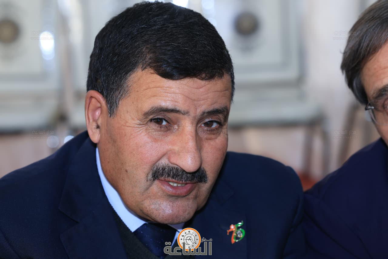 Madar Al-Saa Images 0.5356477009991935