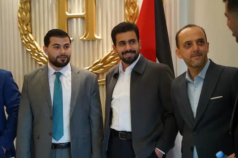 Madar Al-Saa Images 0.18071215472879587