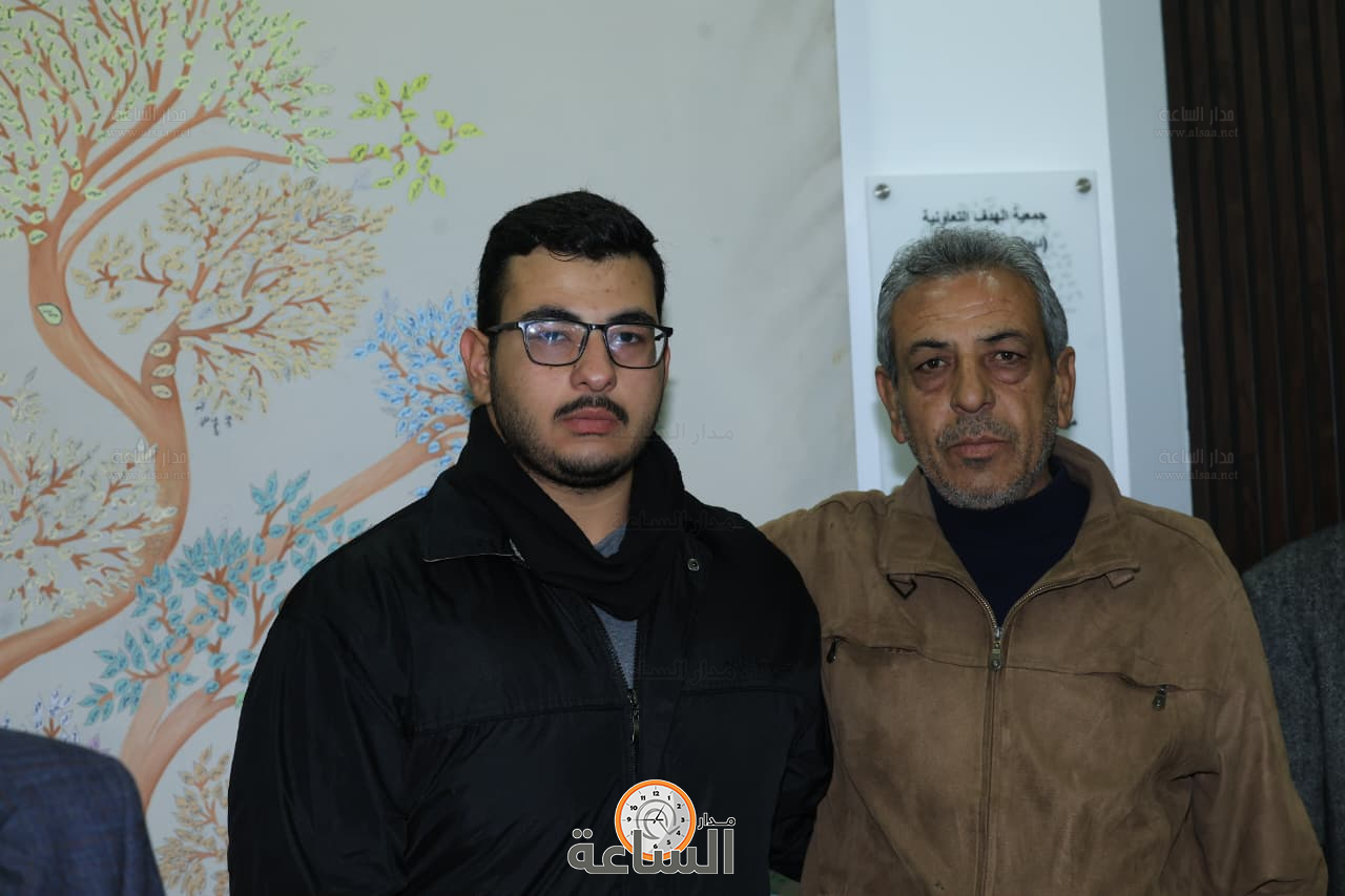 Madar Al-Saa Images 0.4384113306590769