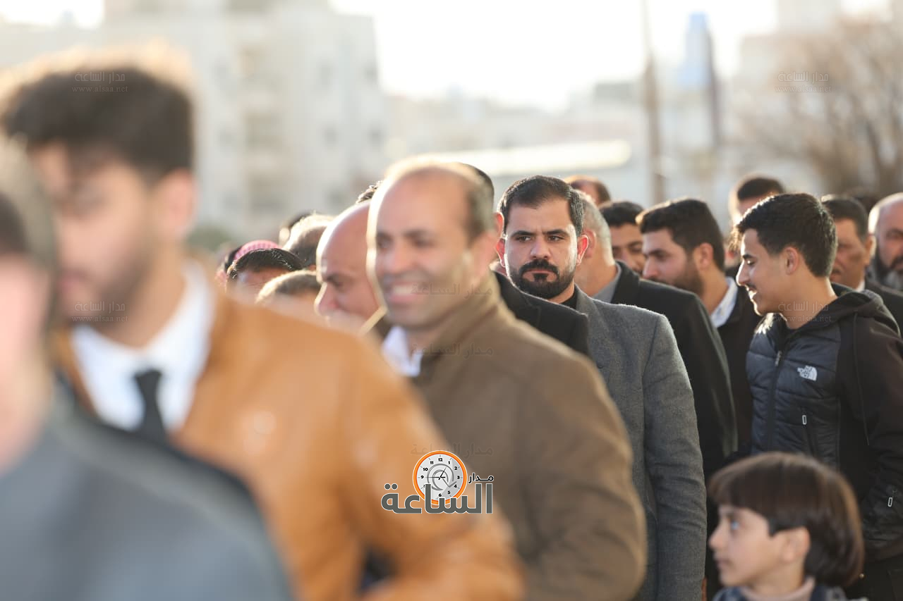 Madar Al-Saa Images 0.15940296035219448