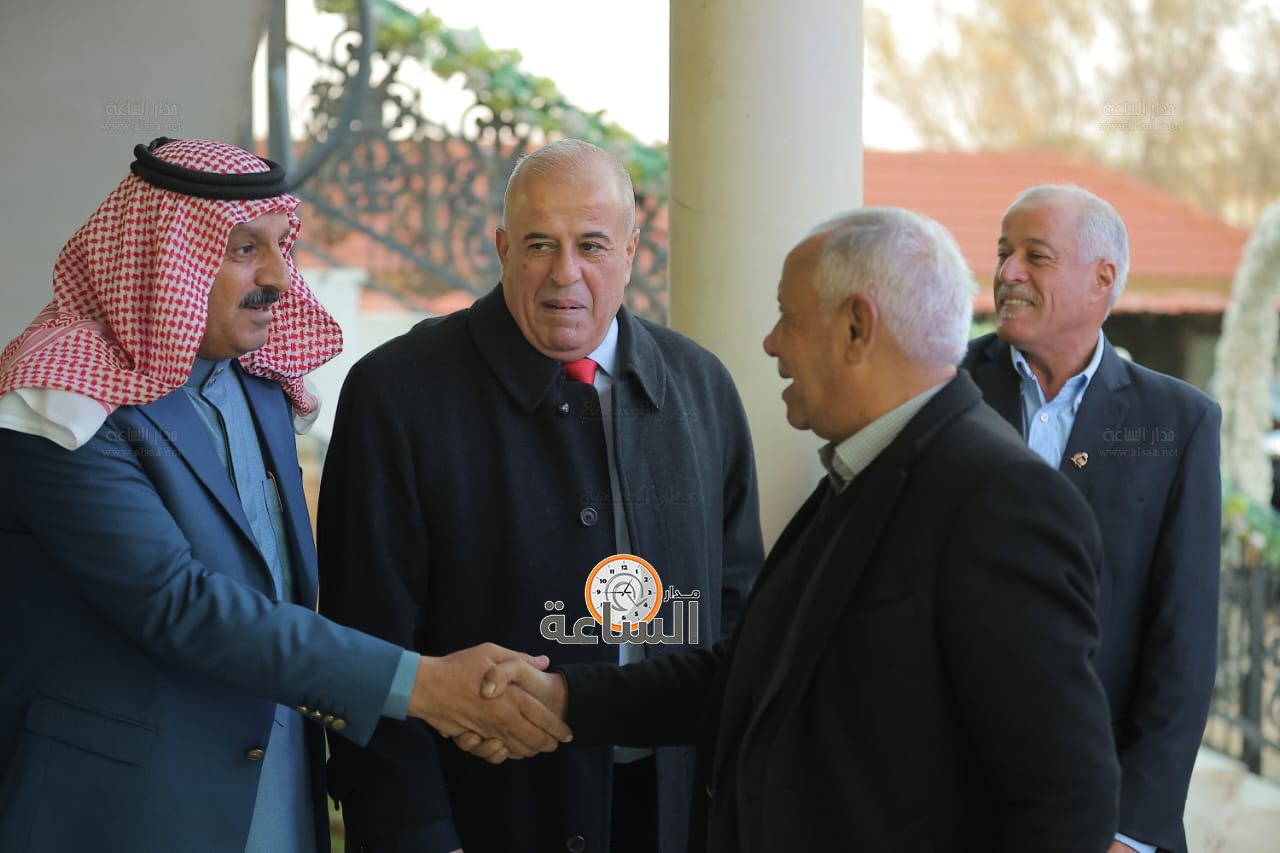 Madar Al-Saa Images 0.17630657631617064