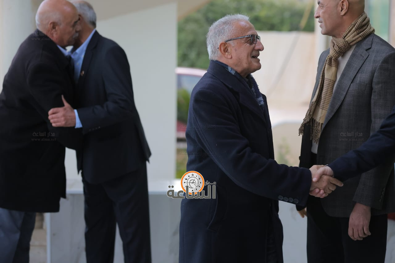 Madar Al-Saa Images 0.8787759579868591