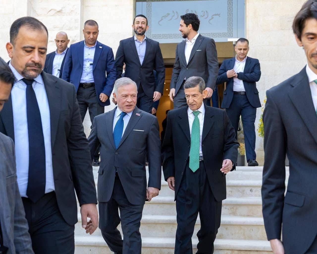 Madar Al-Saa Images 0.16084185332901857