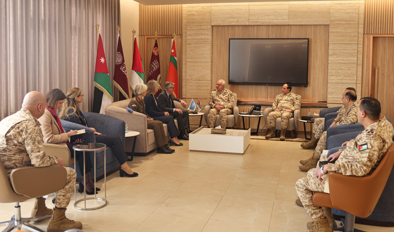 Madar Al-Saa Images 0.6107523908435055