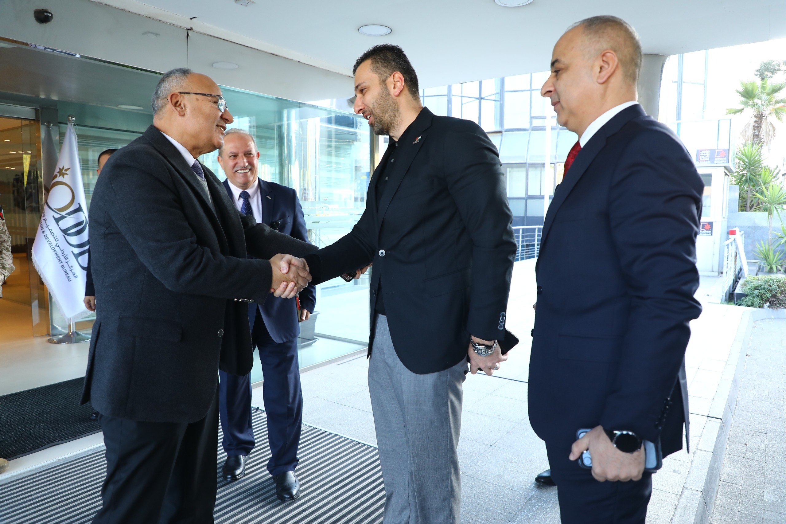 Madar Al-Saa Images 0.7723262631928371