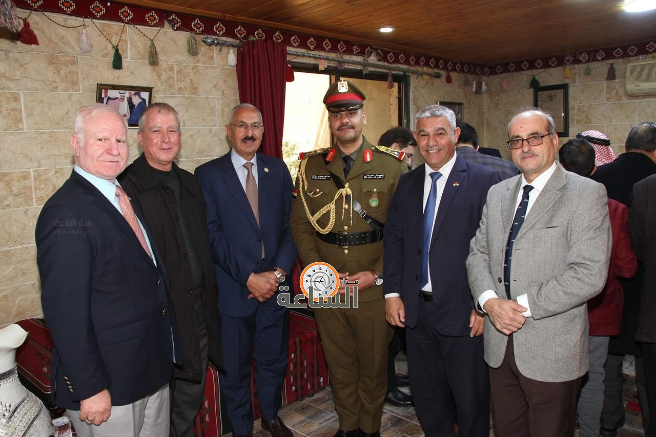 Madar Al-Saa Images 0.3023429492662054