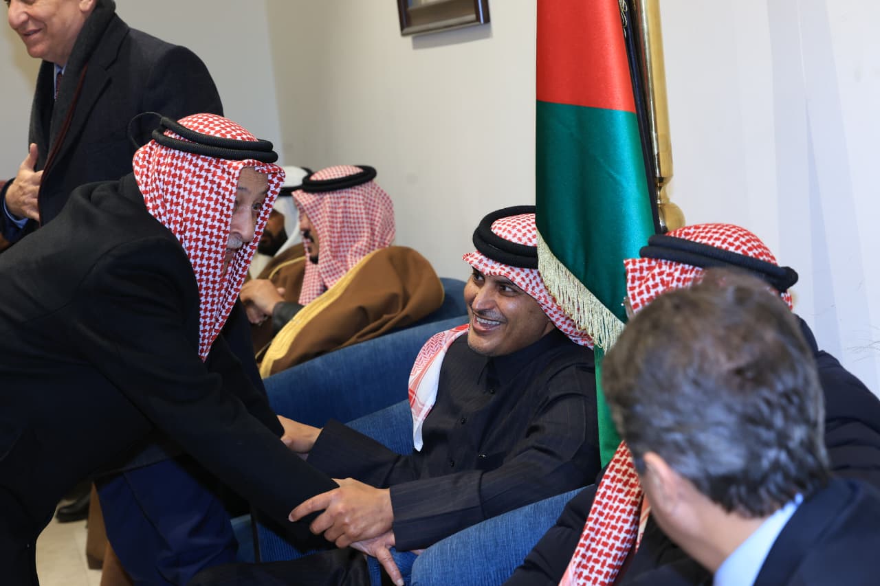 Madar Al-Saa Images 0.25106398043315636