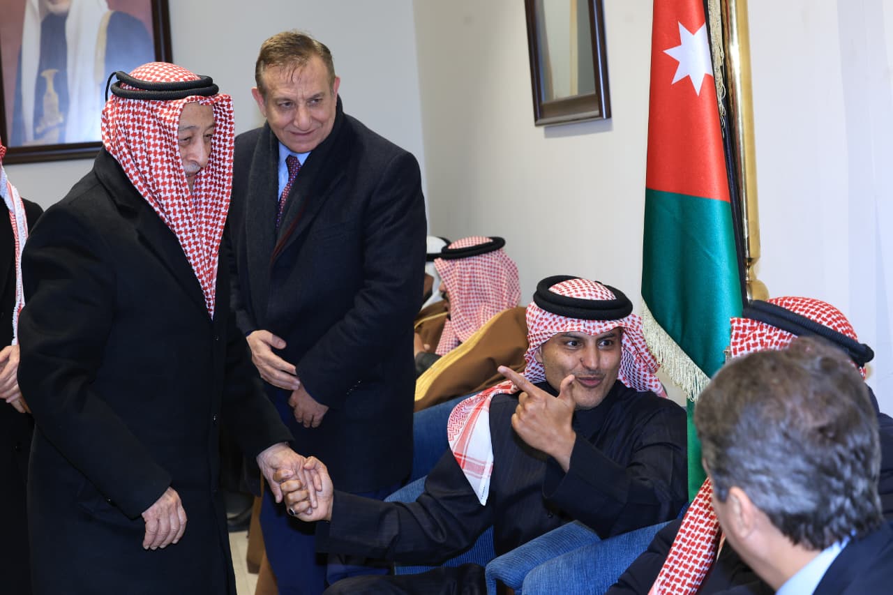 Madar Al-Saa Images 0.6548629932302932