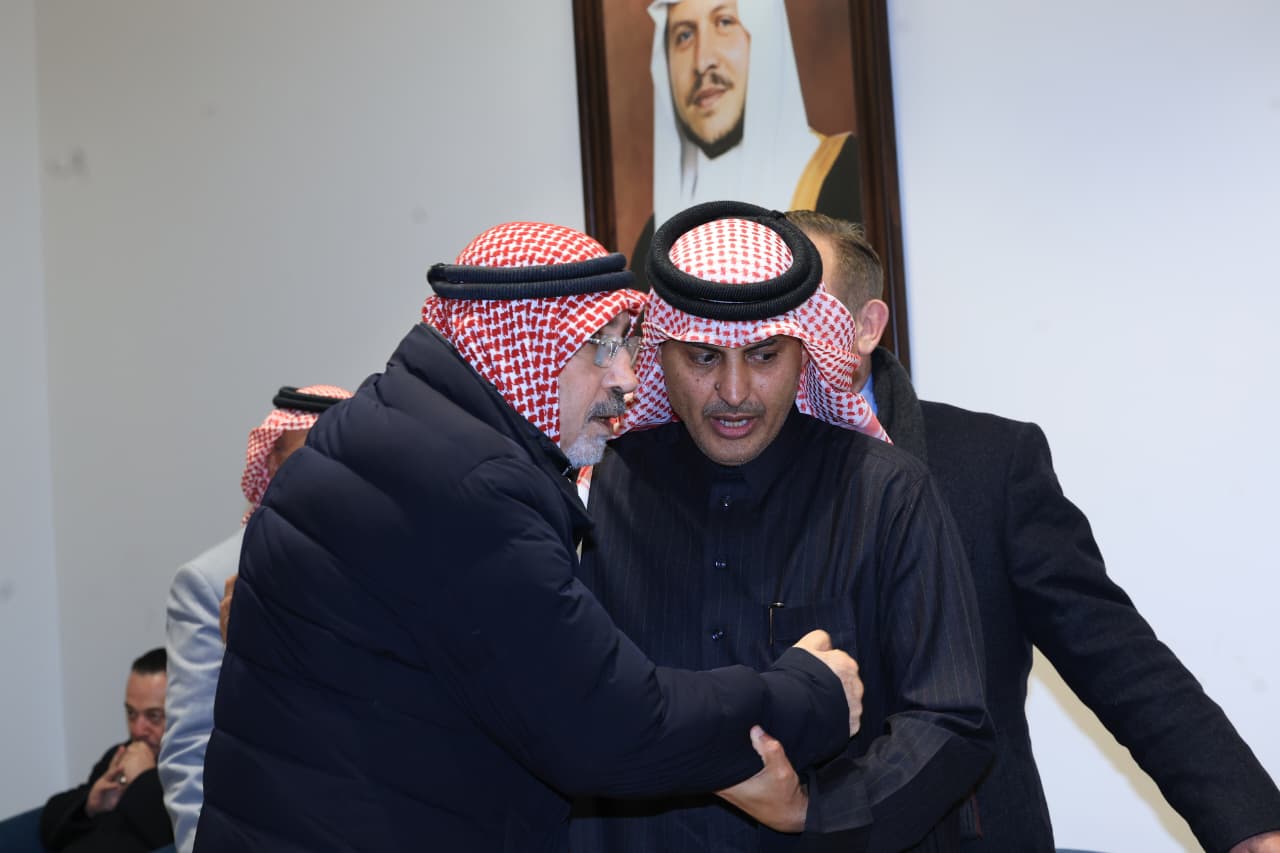 Madar Al-Saa Images 0.2643173341879199