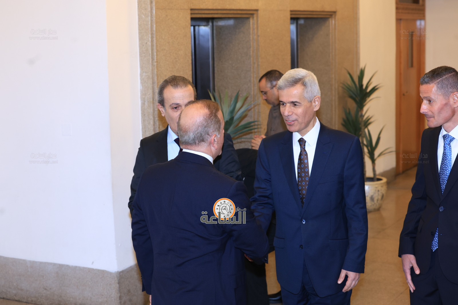 Madar Al-Saa Images 0.7153761880304835