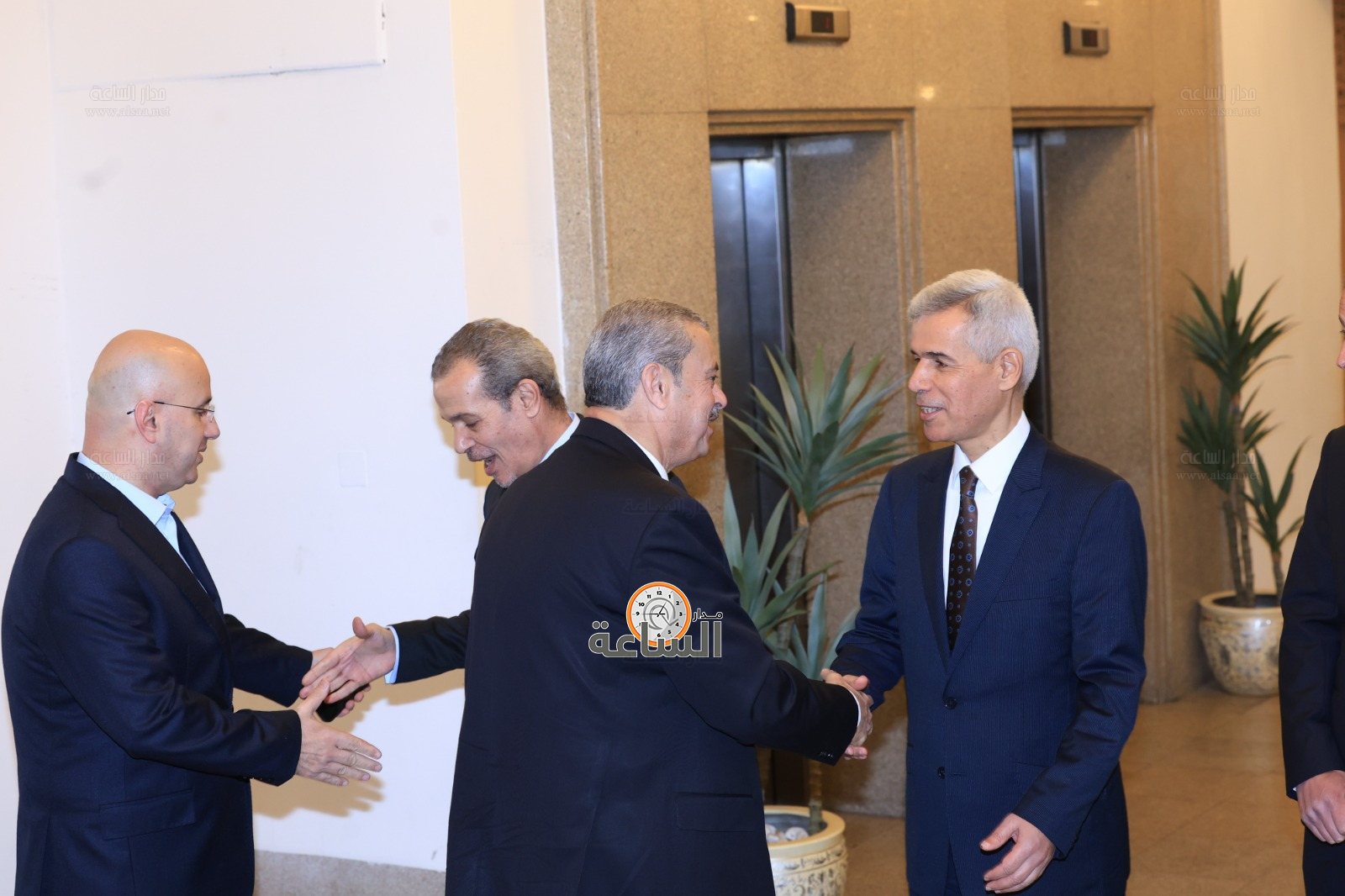 Madar Al-Saa Images 0.9369443727314284