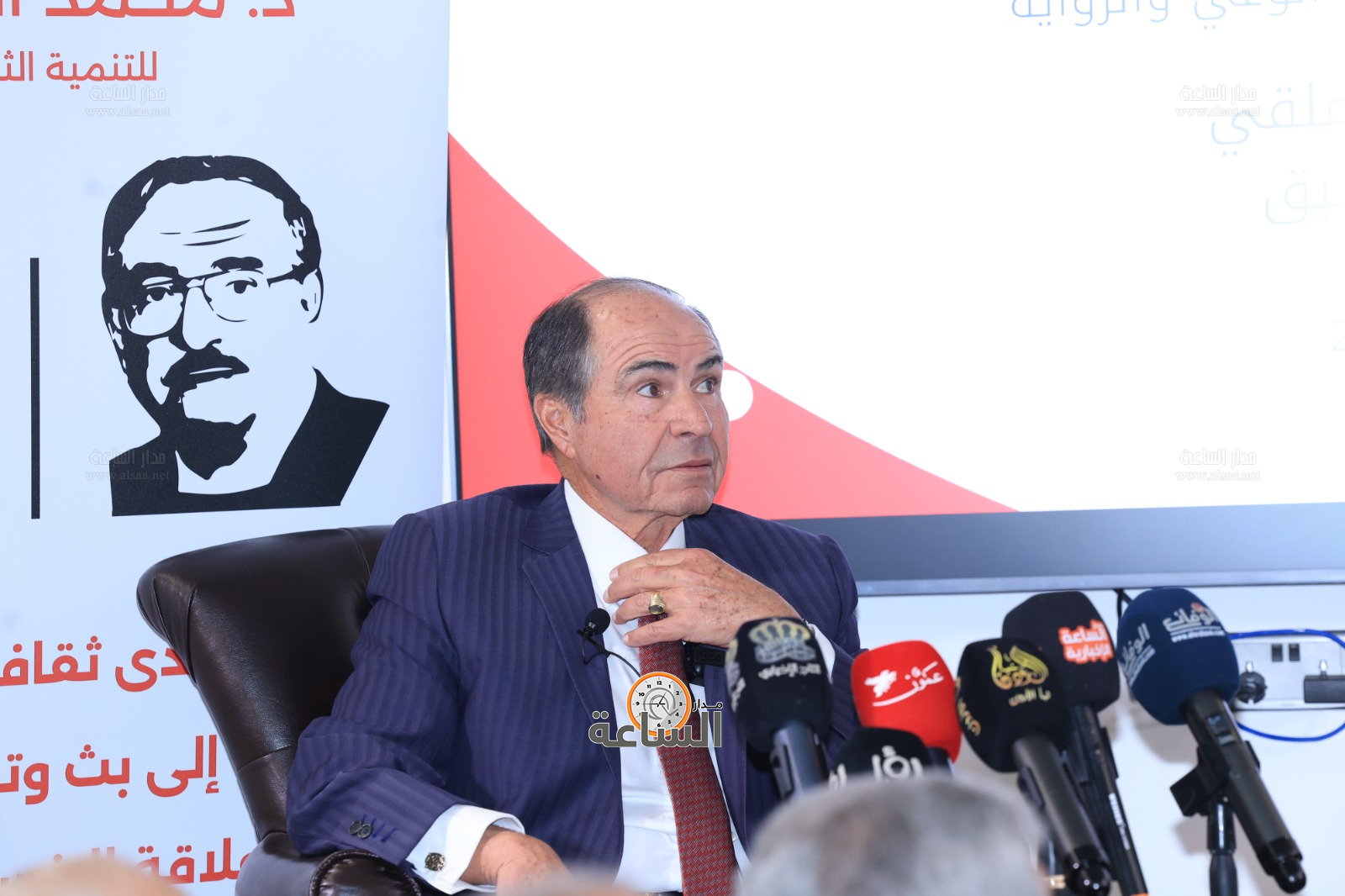 Madar Al-Saa Images 0.07307080639927321