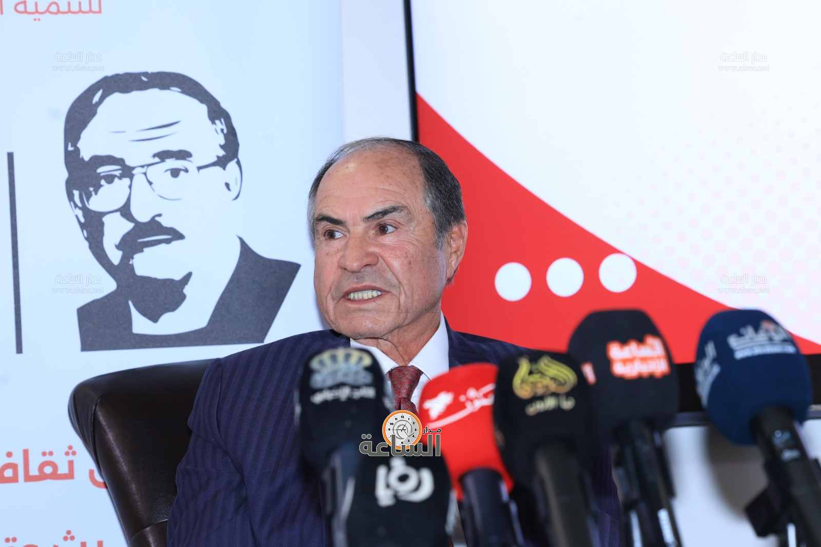 Madar Al-Saa Images 0.43929797793588177