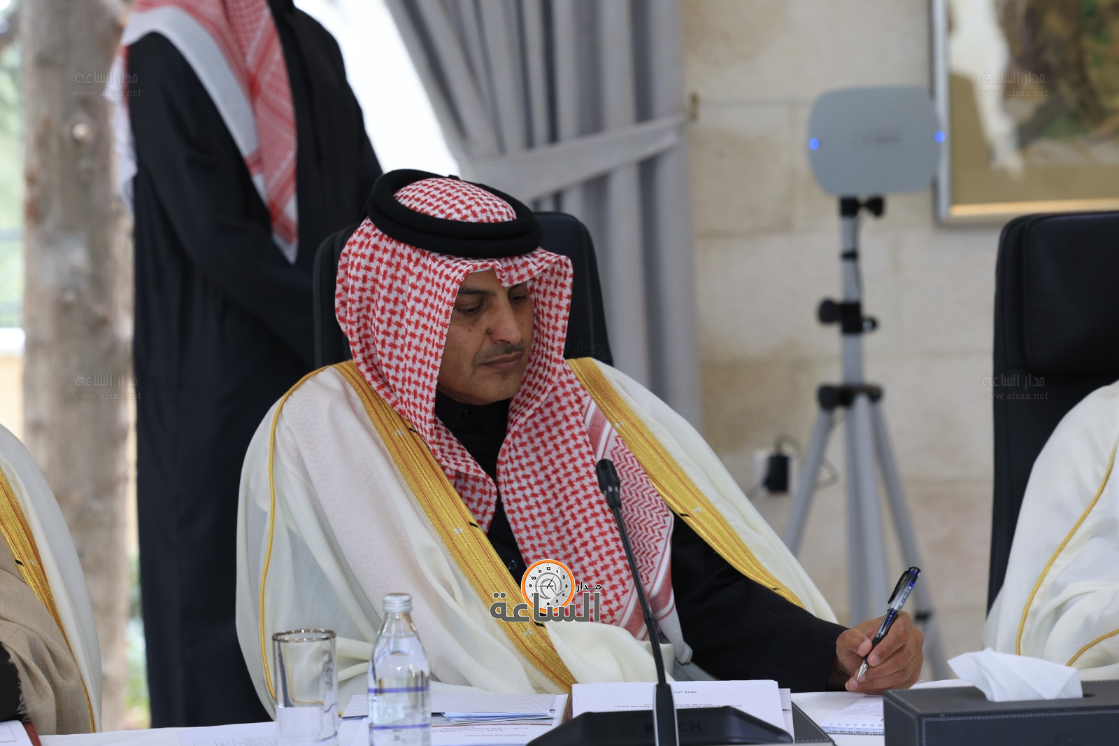 Madar Al-Saa Images 0.08931898857982701