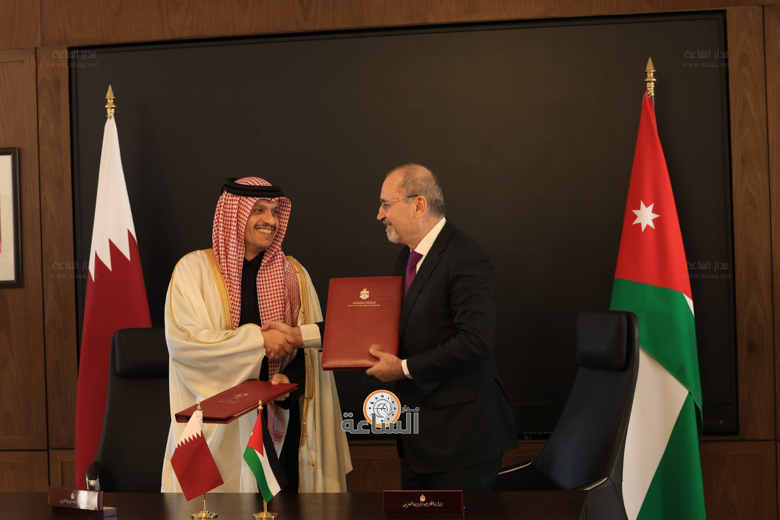 Madar Al-Saa Images 0.09809711689299361