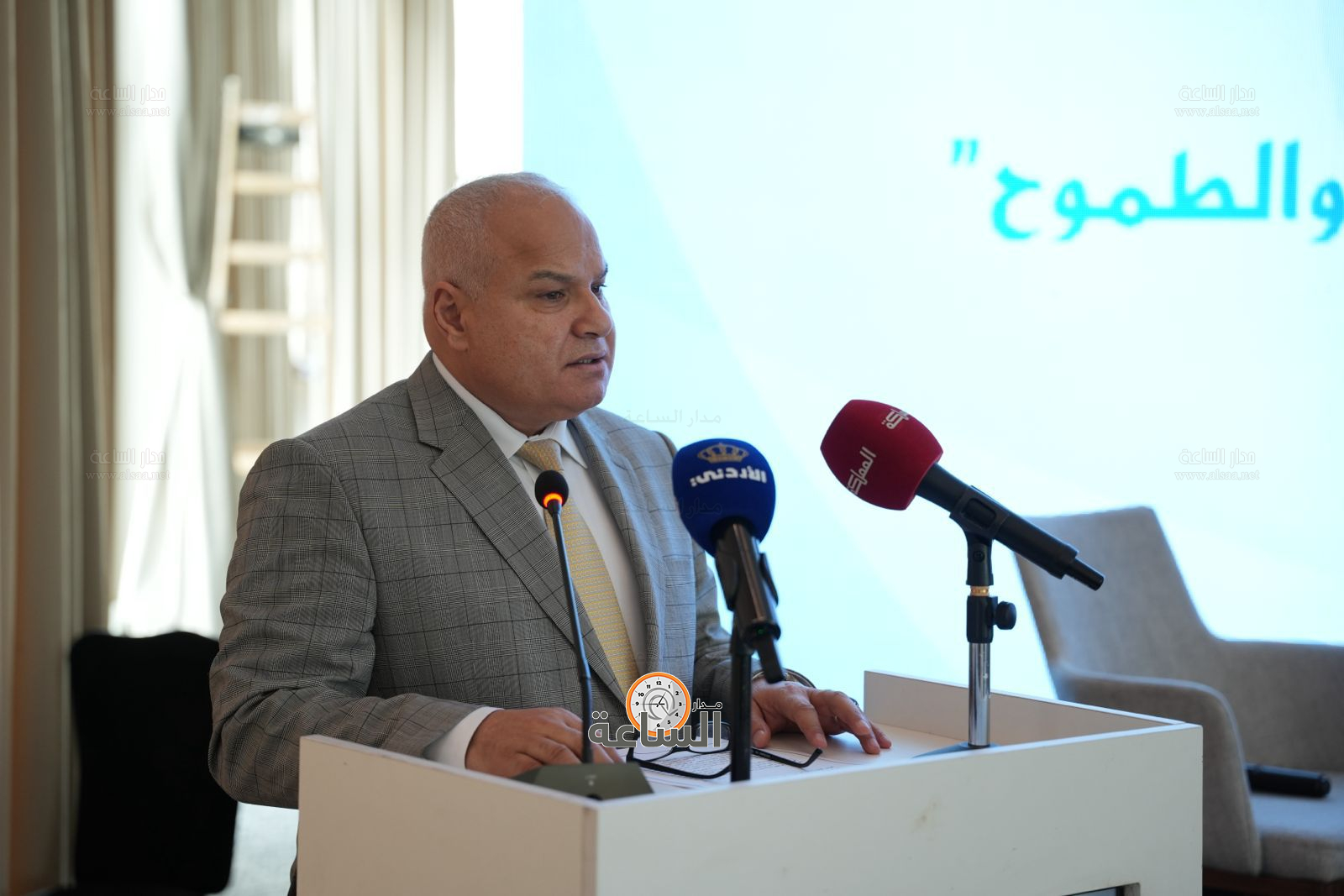 Madar Al-Saa Images 0.13993271693174325