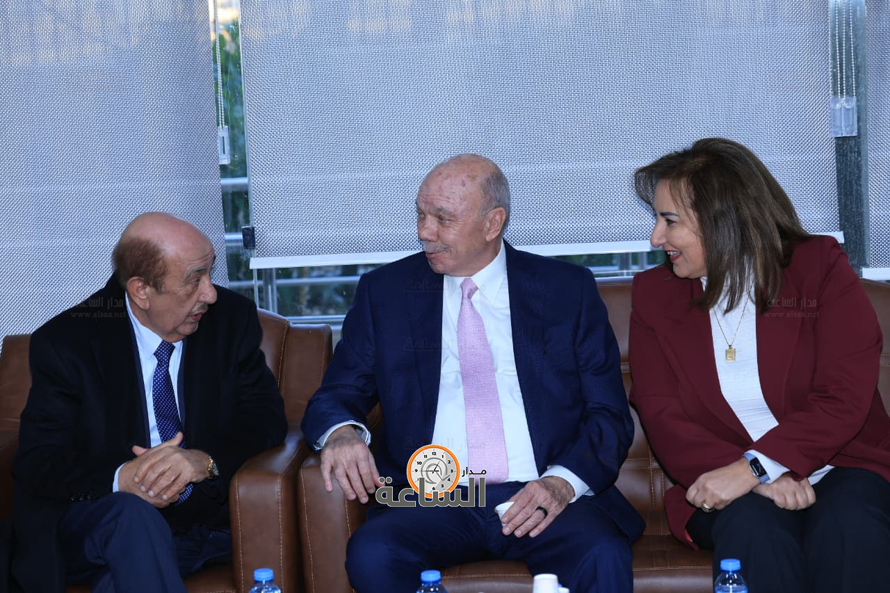 Madar Al-Saa Images 0.25948123187647