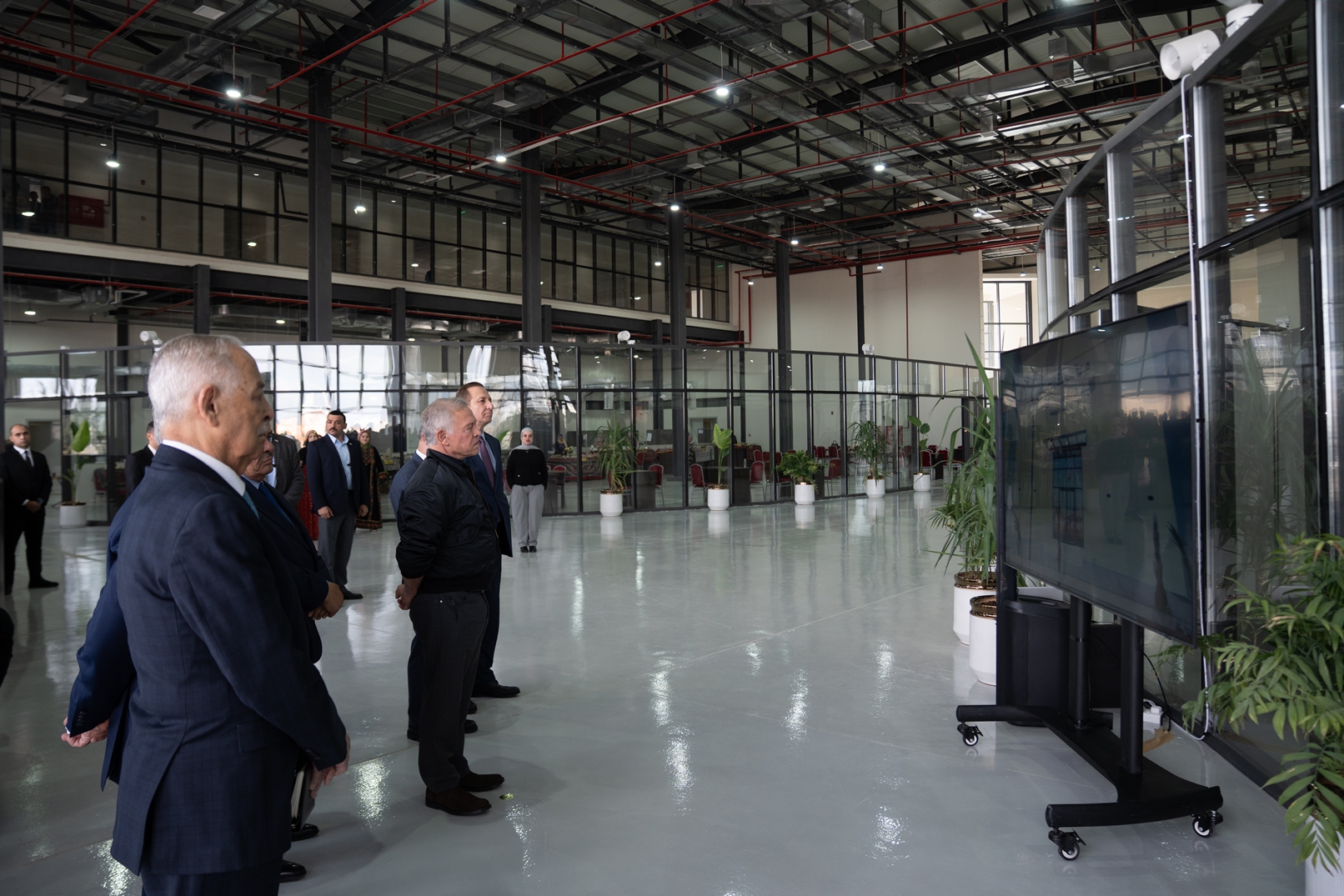 Madar Al-Saa Images 0.17417692278899222