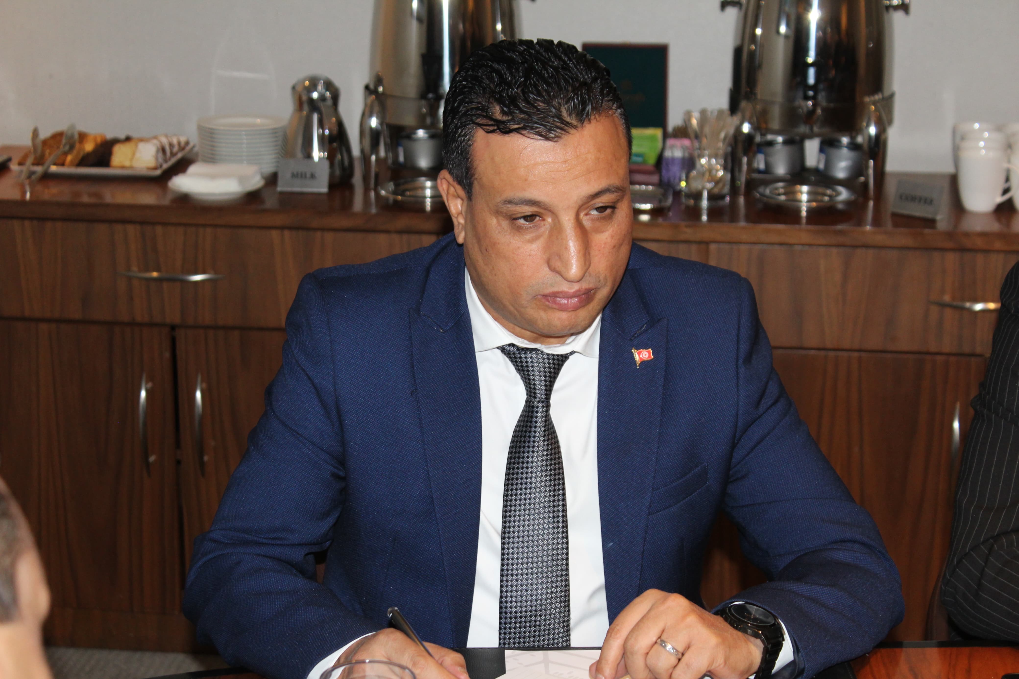 Madar Al-Saa Images 0.6779012475432744