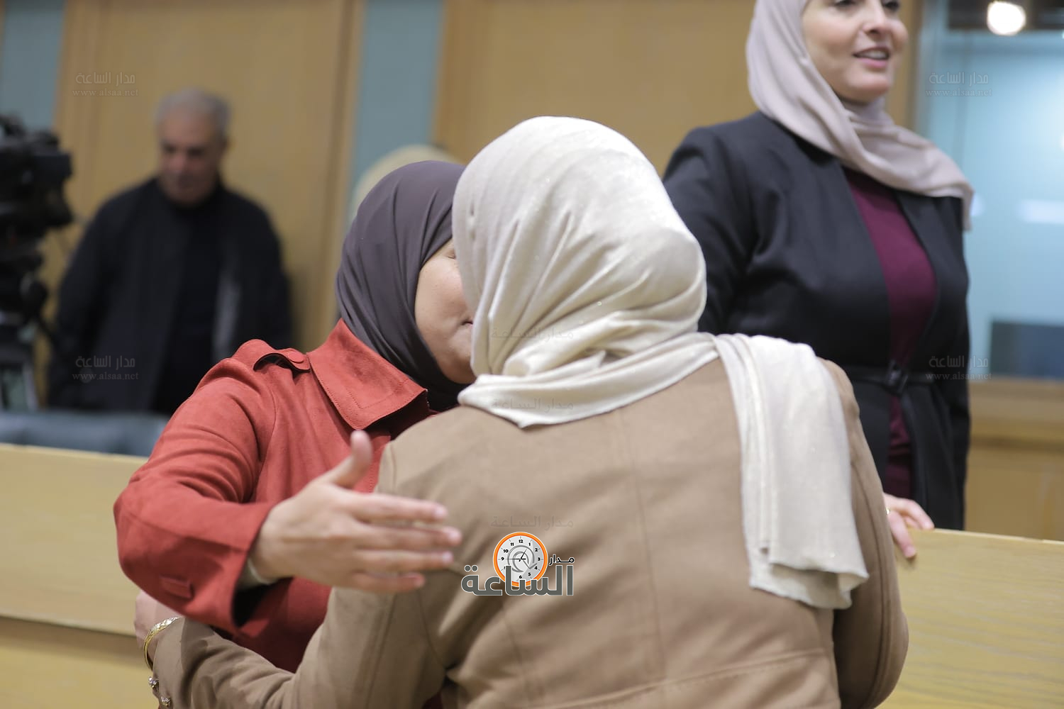 Madar Al-Saa Images 0.48657950596418464