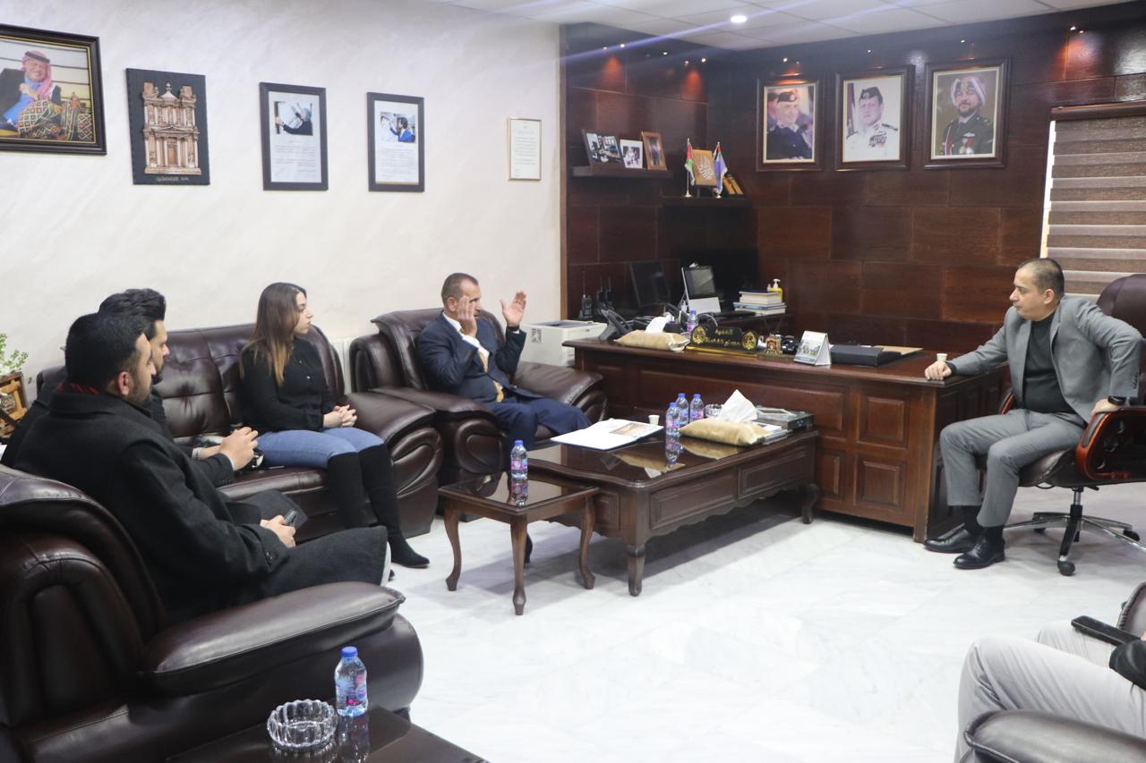 Madar Al-Saa Images 0.49950907718500426