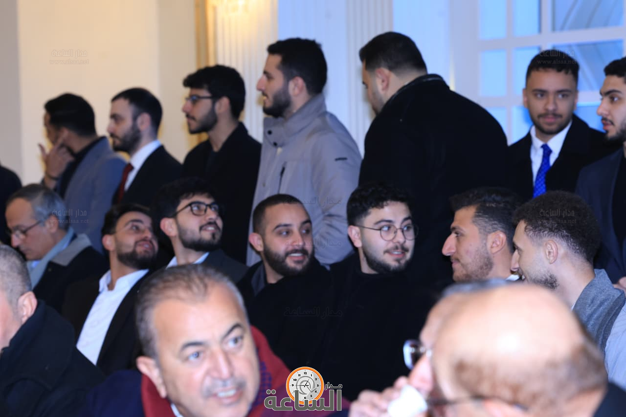 Madar Al-Saa Images 0.559094088793033