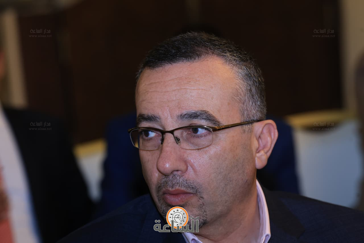 Madar Al-Saa Images 0.9905018338128443