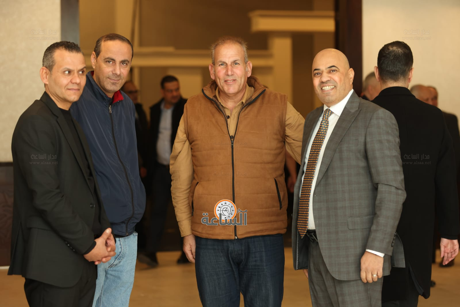 Madar Al-Saa Images 0.42639025715739365