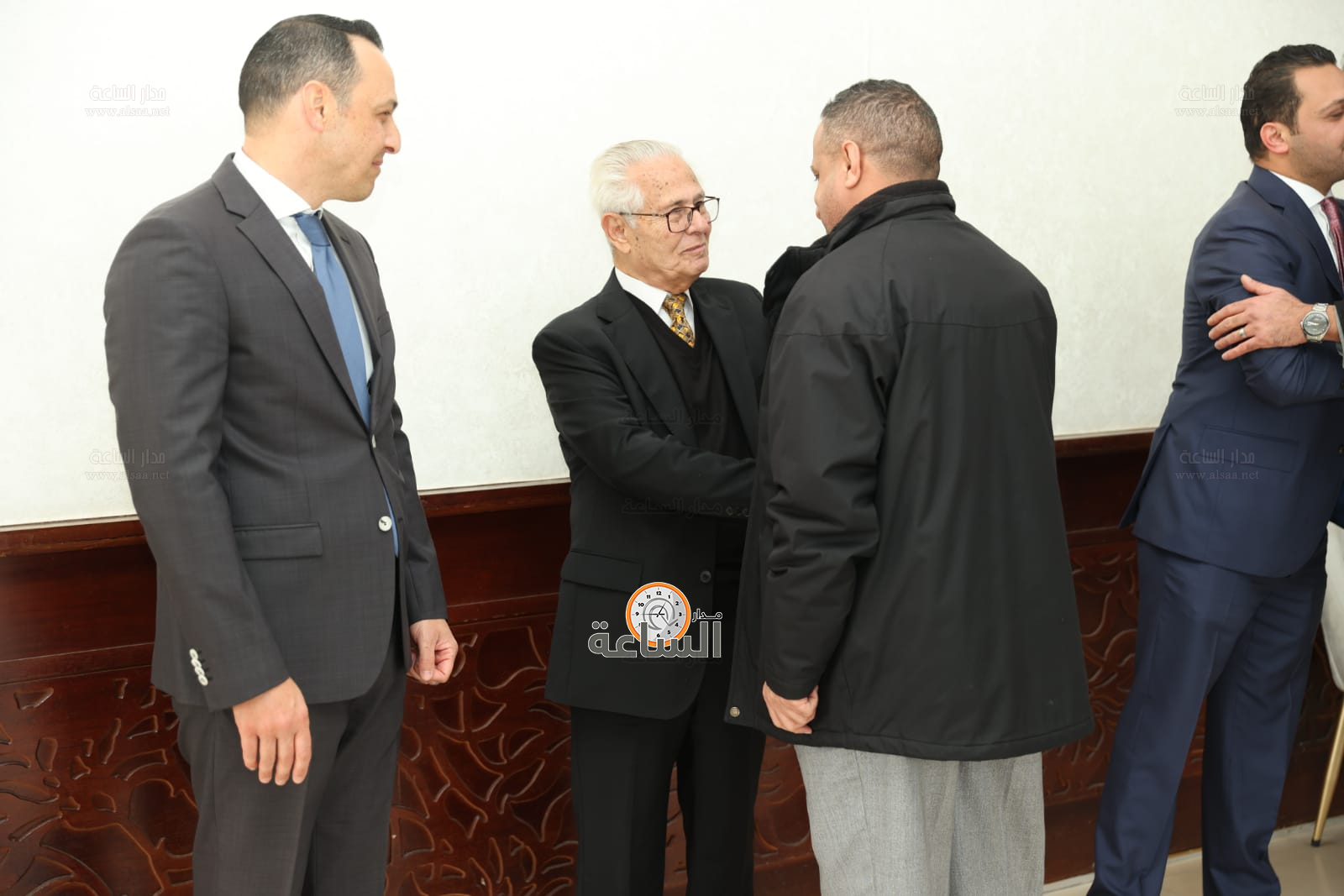 Madar Al-Saa Images 0.12682244909322182