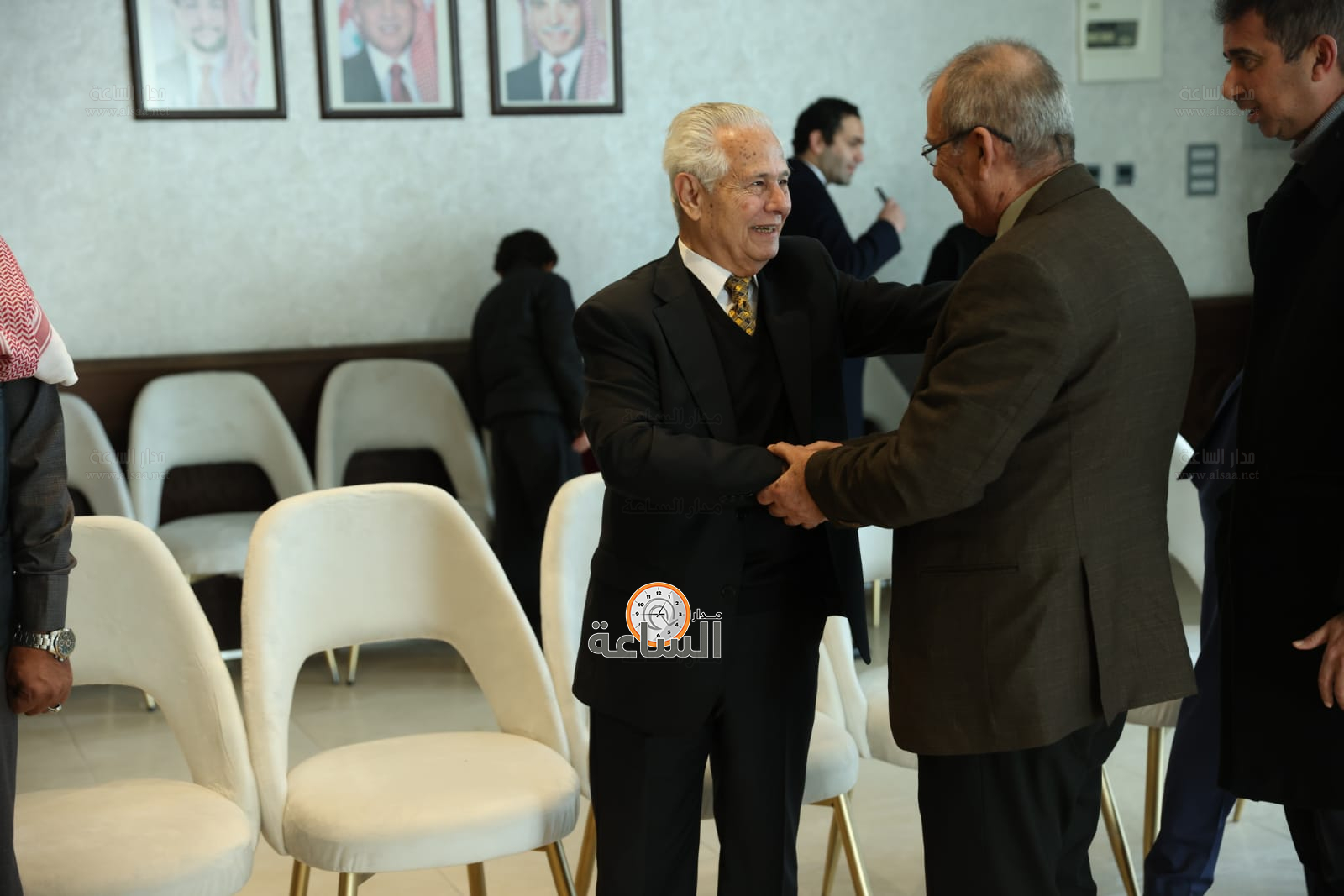 Madar Al-Saa Images 0.43361677679308686