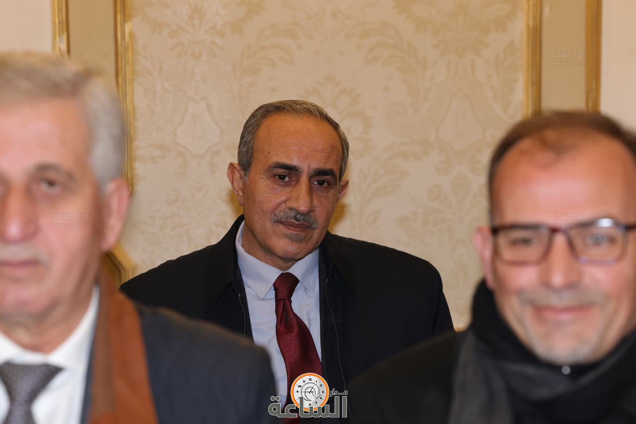 Madar Al-Saa Images 0.21764116686083002