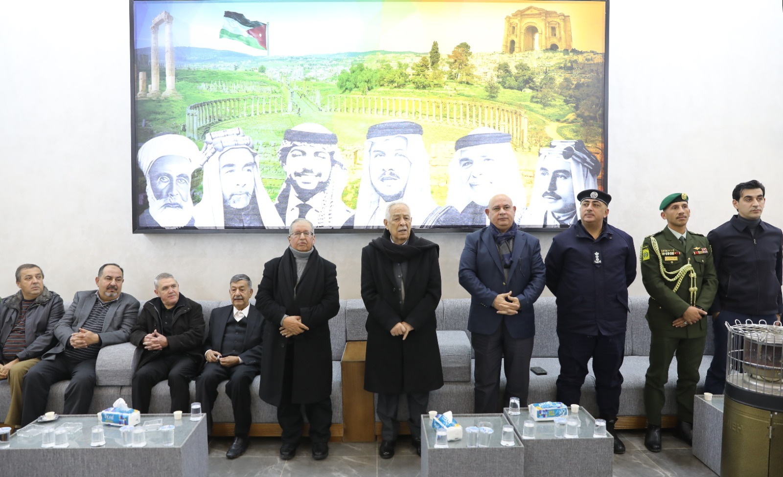 Madar Al-Saa Images 0.042838689645870565