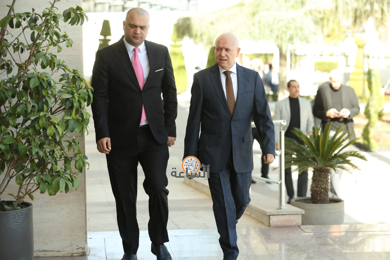 Madar Al-Saa Images 0.3058104052315237