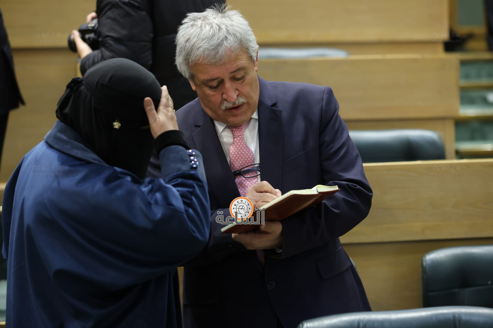 Madar Al-Saa Images 0.49261624942690185