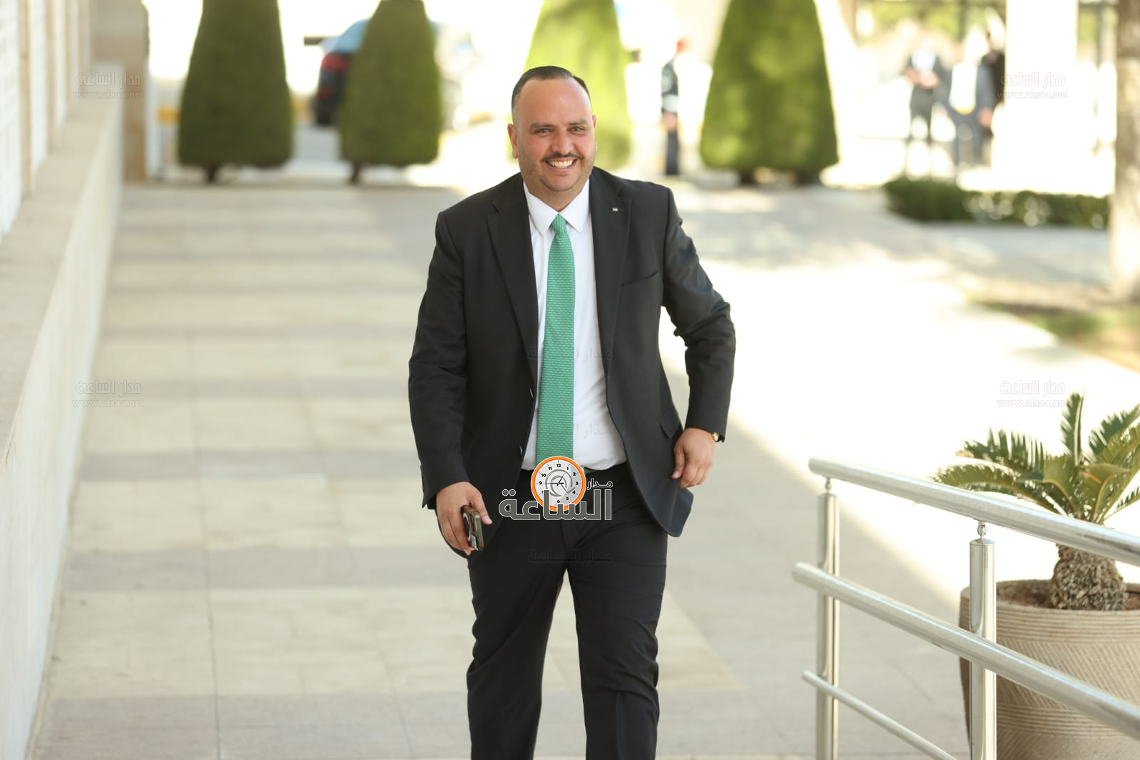 Madar Al-Saa Images 0.9238178801223212