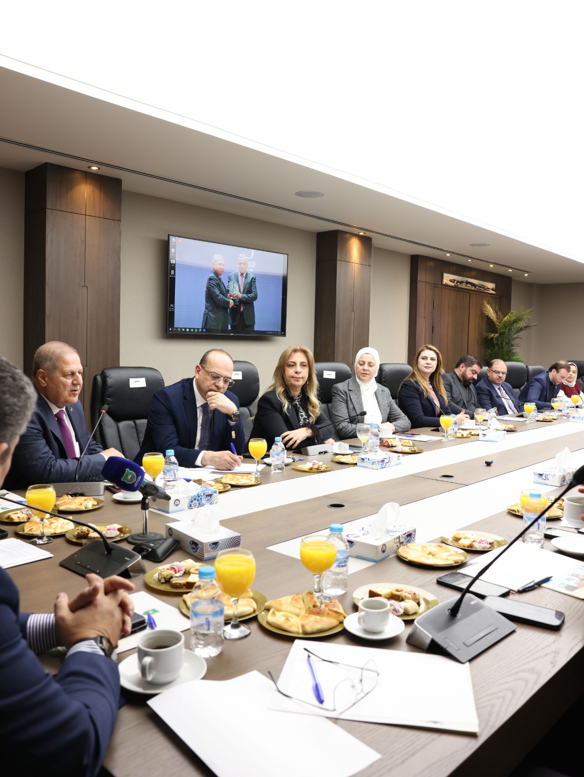 Madar Al-Saa Images 0.4110546979184885