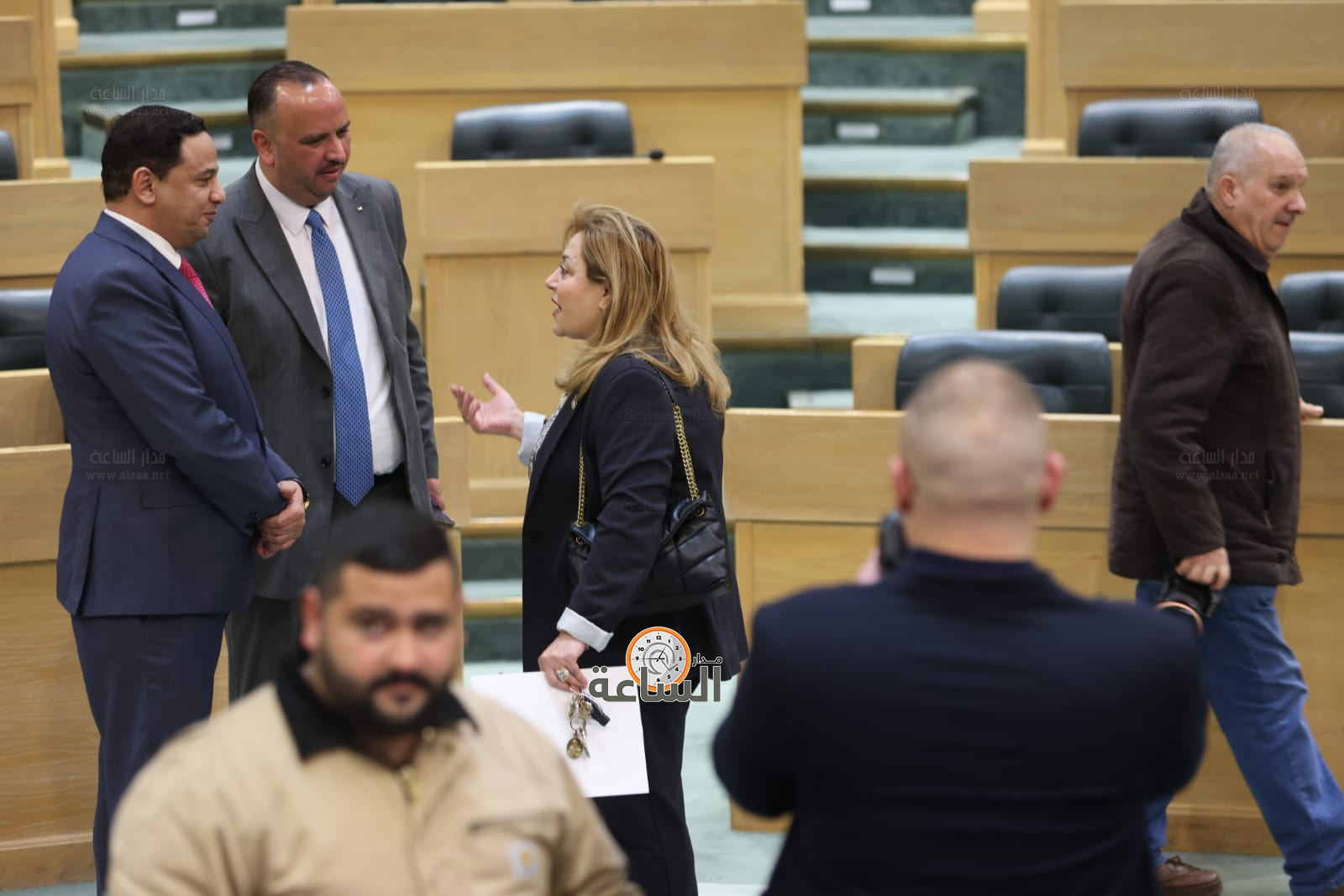 Madar Al-Saa Images 0.4860274064195538