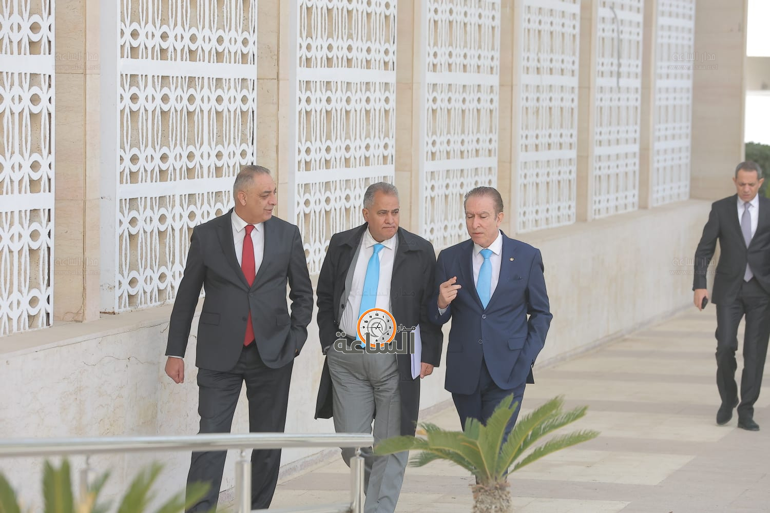 Madar Al-Saa Images 0.9806130903723596