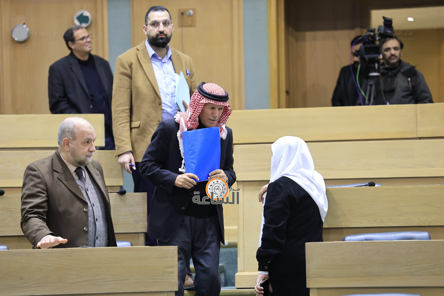 Madar Al-Saa Images 0.37729800695609317