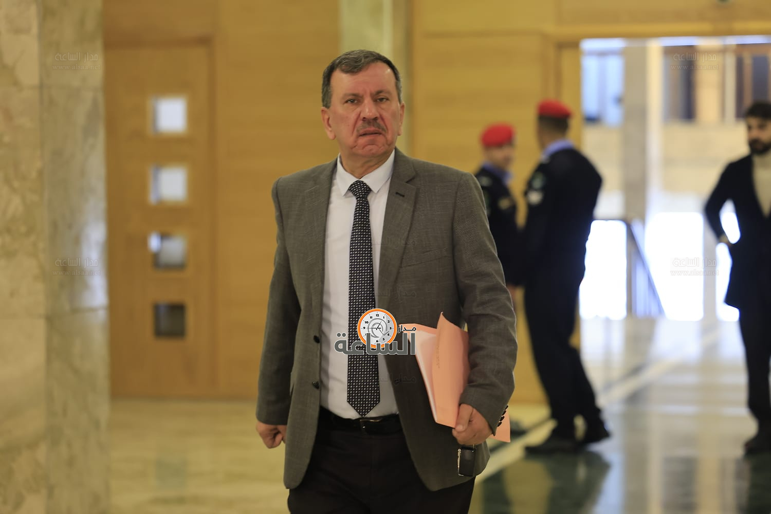 Madar Al-Saa Images 0.7490873058691834