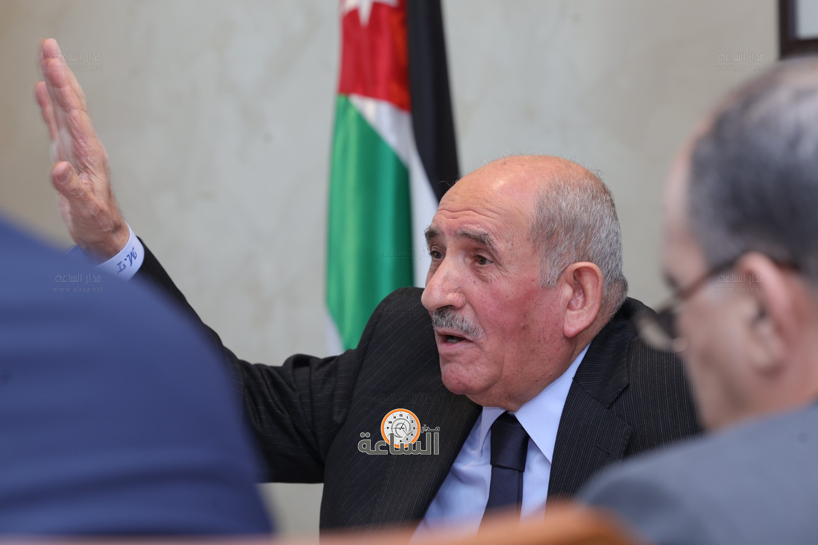 Madar Al-Saa Images 0.7878580393340415