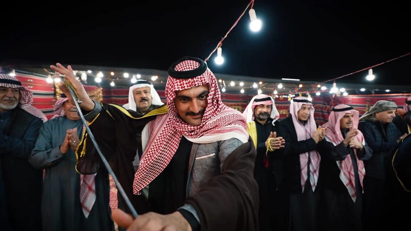 Madar Al-Saa Images 0.9690234529619247