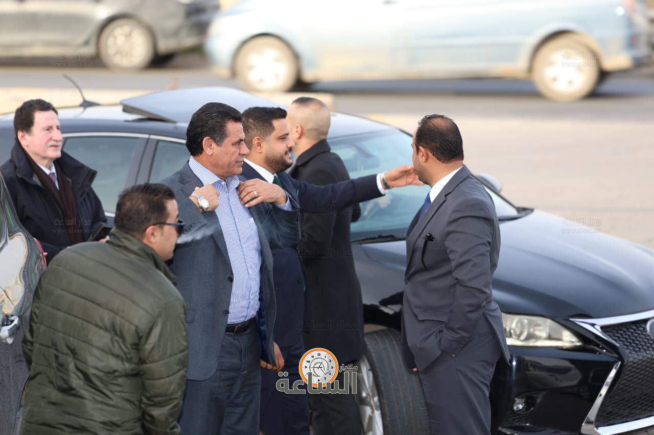 Madar Al-Saa Images 0.9521171687566713