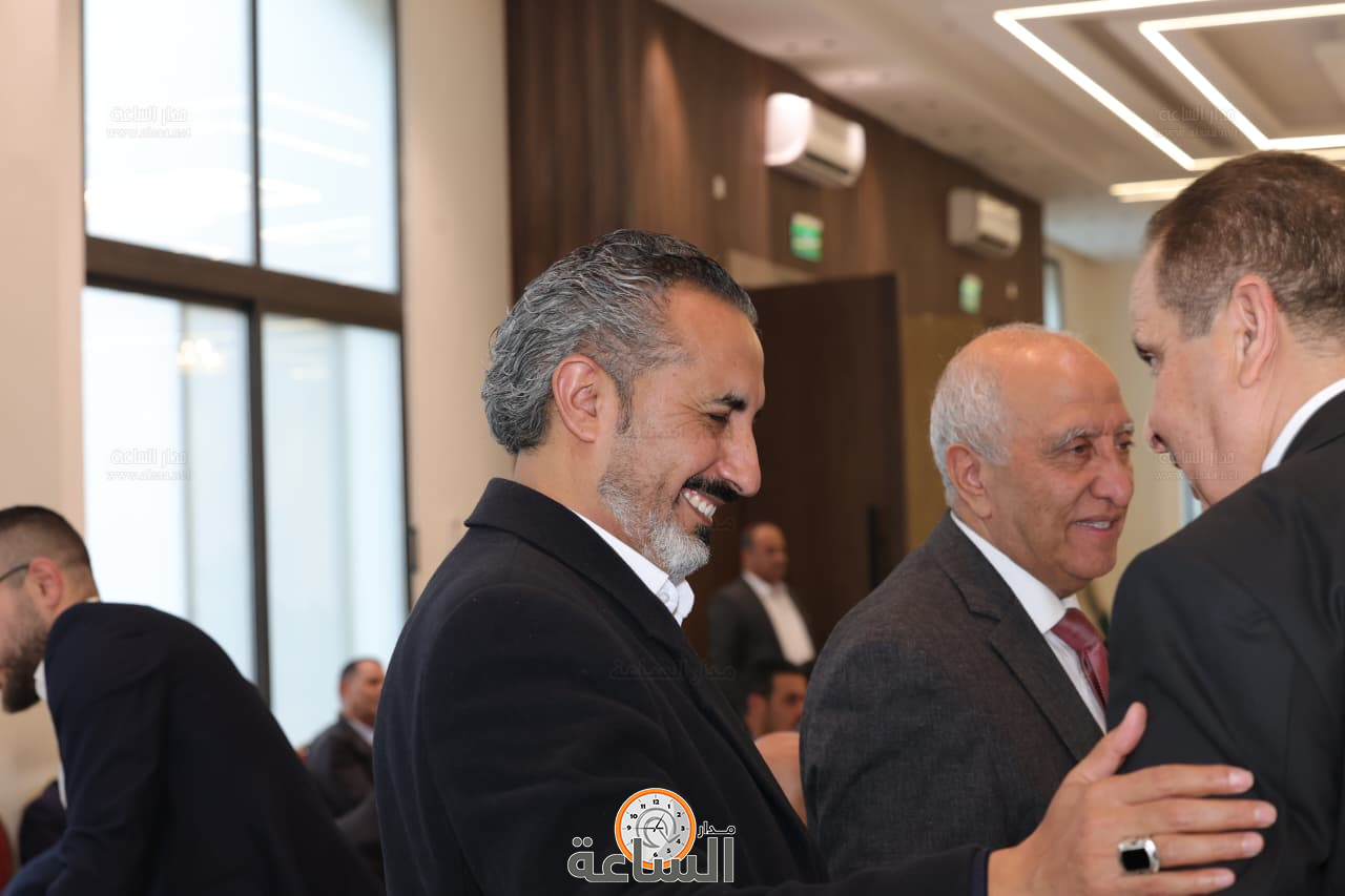 Madar Al-Saa Images 0.30979884121361023