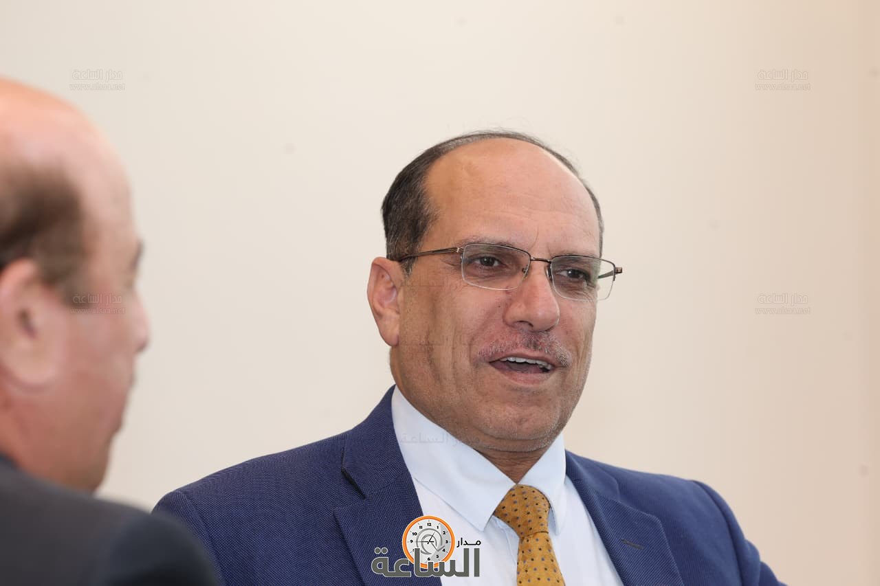 Madar Al-Saa Images 0.47325303068769076