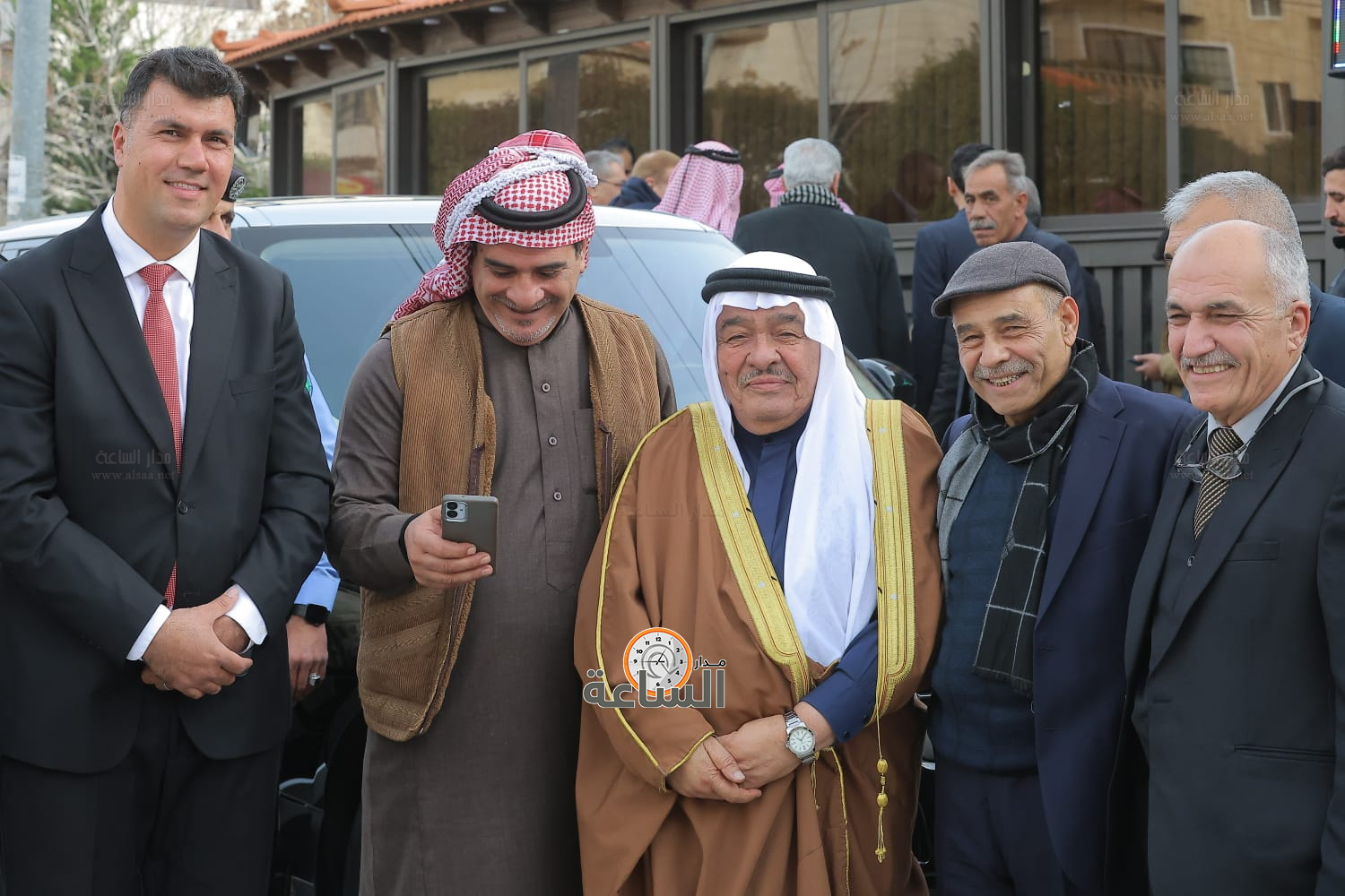 Madar Al-Saa Images 0.4381906218477356